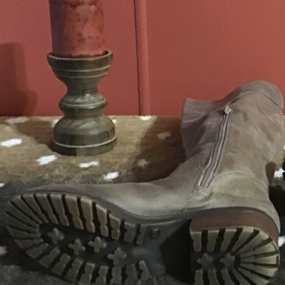 NEW Lucky Brand Tall Suede Taupe 8M - Picture 7 of 16
